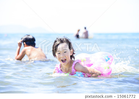 Swimming in the sea Swimming in the sea 15061772