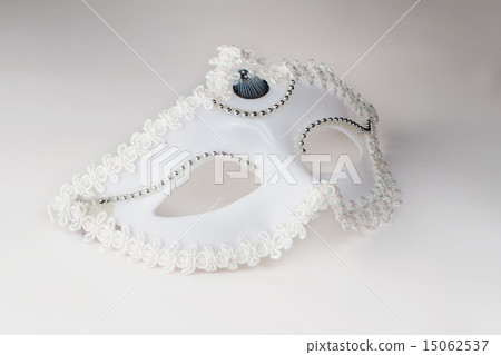 White mask White mask 15062537