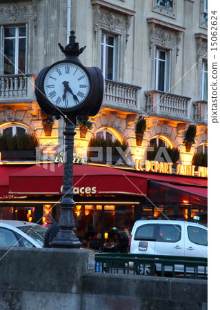 Watches of the Latin Quarter 15062624