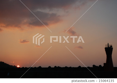 Dawn of the lighthouse 15064135