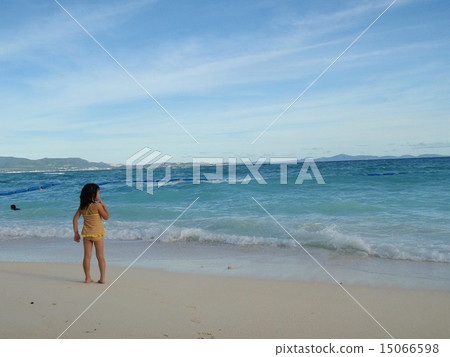 Sea and girl Sea and girl 15066598
