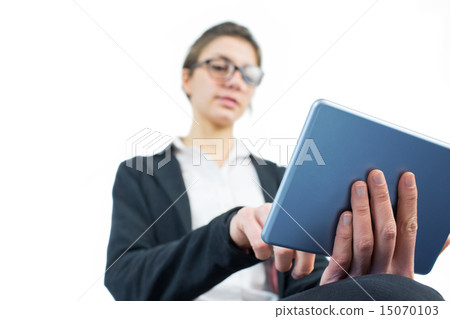 Businesswoman using a tablet pc 15070103