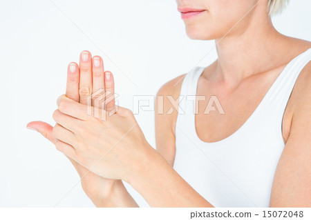 Woman suffering from hand pain 15072048