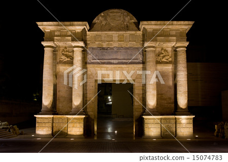 Bridge Gate in Cordoba 15074783