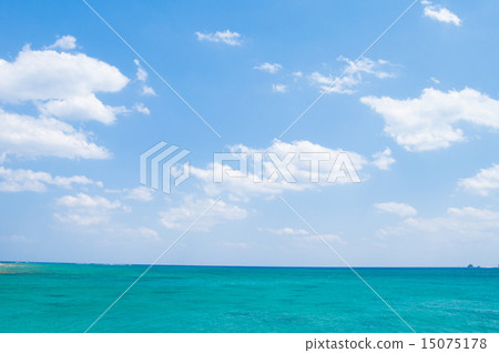 沖繩的海·藍天和水平線 15075178