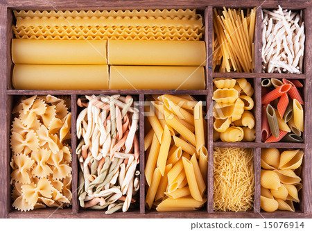 Italian pasta collection in wooden box 15076914