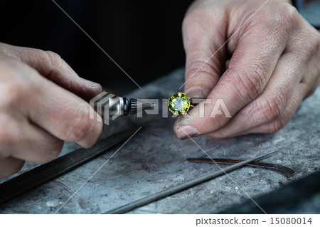 Craft jewelery making. Craft jewelery making. 15080014