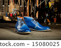 A pair of men's leather shoes 15080025