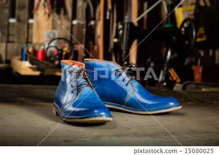 A pair of men's leather shoes A pair of men's leather shoes 15080025