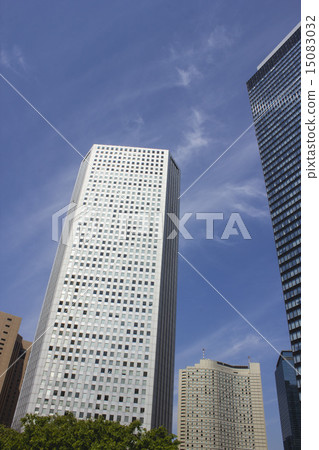 Buildings in Nishi-Shinjuku 15083032