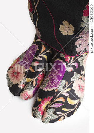 Kimono's feet 15083169