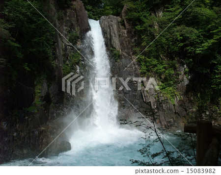 Akutsu Gorge · Takinowaki Waterfall (Gifu Prefecture) 15083982