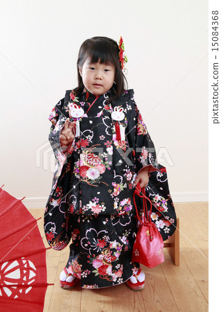Shichigosan Kimono · Three year old girl 15084368
