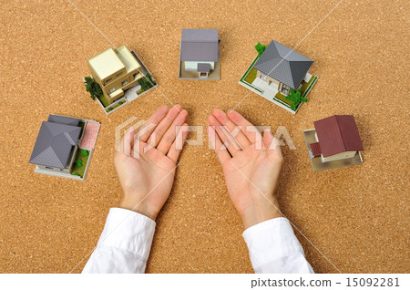 Residential model lined with many corks 15092281
