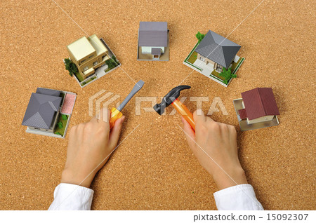 住宅模型內襯許多軟木塞 住宅模型內襯許多軟木塞 15092307