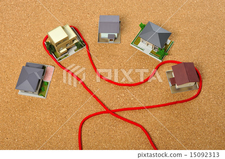 Residential model lined with many corks 15092313