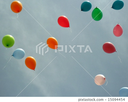 A balloon flying up 15094454