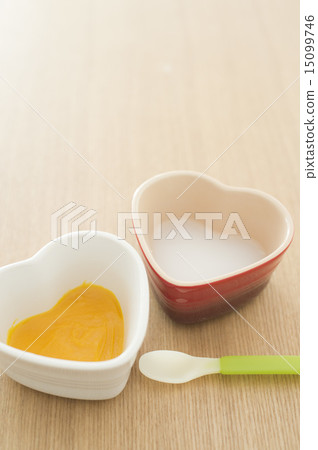 嬰兒食品米粥和蔬菜 15099746