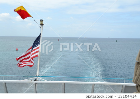 Sea from ship 15104414