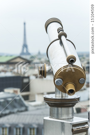 Watch the Eiffel Tower over the telescope 15104509