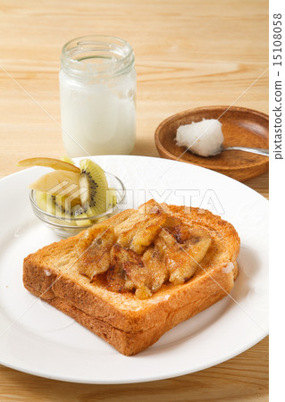 Coconut banana toast 15108058