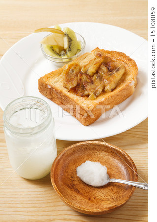 Coconut banana toast 15108059