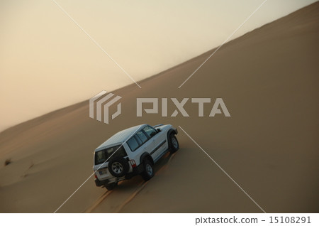 offroad in dubai desert offroad in dubai desert 15108291