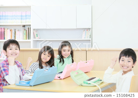 Elementary school student image 15108425