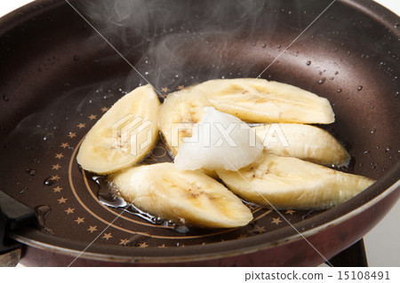 Coconut oil banana saute 15108491