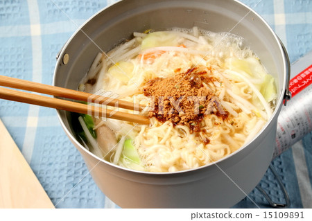 Making ramen Making ramen 15109891