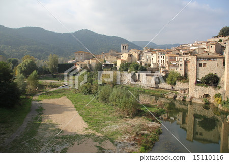 castle Besalu 15110116