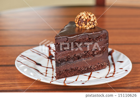 chocolate cake piece 15110626