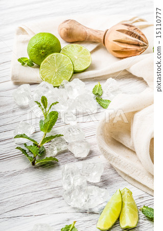 Mojito ingredients 15110777