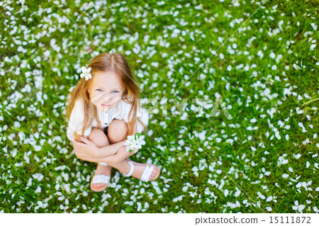 Little girl spring portrait 15111872