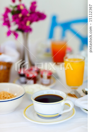 Delicious breakfast 15112367
