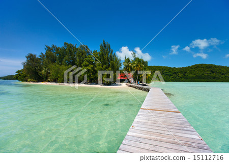 Beautiful tropical beach at island in Pacific 15112716