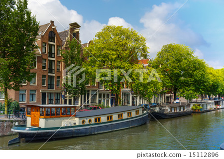 Amsterdam canal with houseboats, Holland 15112896