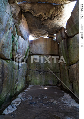 Inside the stone arena burial mound 15114933