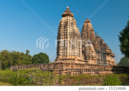 Vishvanath temple in Khajuraho Vishvanath temple in Khajuraho 15114996