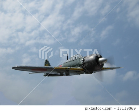 零戰52型飛在天空中 15119069