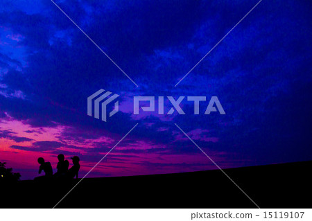 Setting sun 15119107