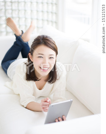 Tablet · Young lady 15121553
