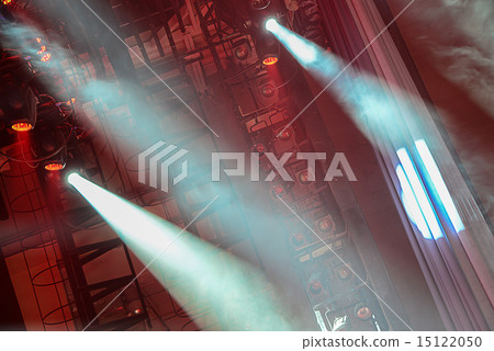 Rays of light and smoke 15122050