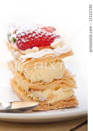 napoleon strawberry cake dessert 15122192