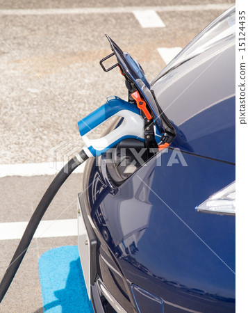 Charging of electric vehicle Charging of electric vehicle 15124435