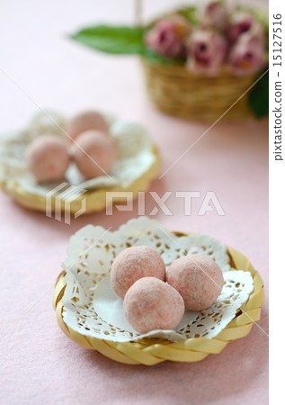 Pink roses and cookies 15127516