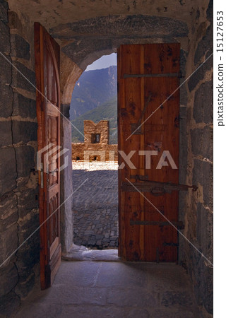 the castle inside the door the castle inside the door 15127653