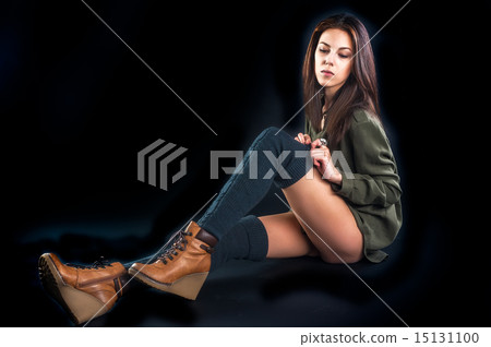 portrait of young pretty woman 15131100