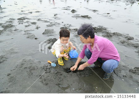 與家人一起吵鬧 15133448