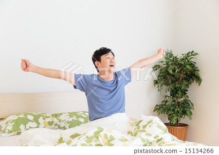 The man in the bedroom　 15134266